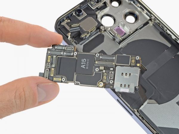 iPhone 13 Pro получил самую низкую среди айфонов оценку ремонтопригодности iFixit