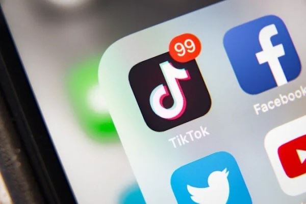 Сервис TikTok сообщил, что число активных пользователей в месяц достигло миллиарда 